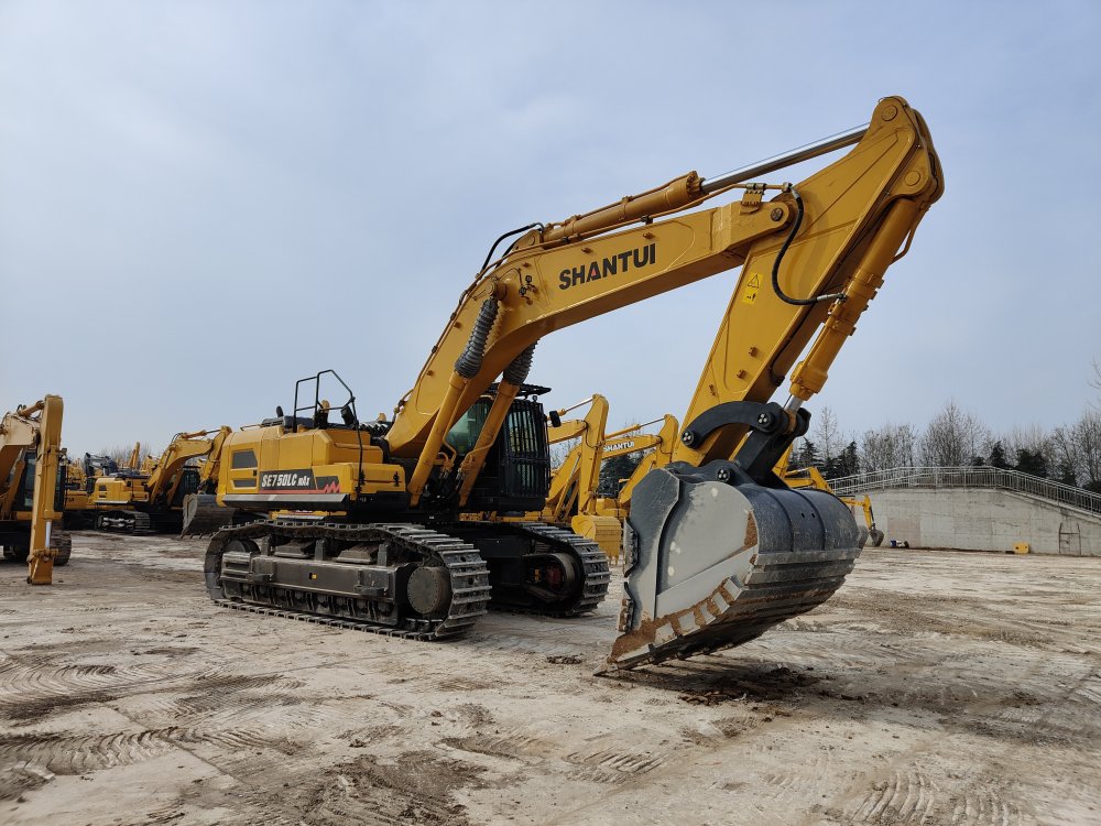 Экскаватор гусеничный SE750LC