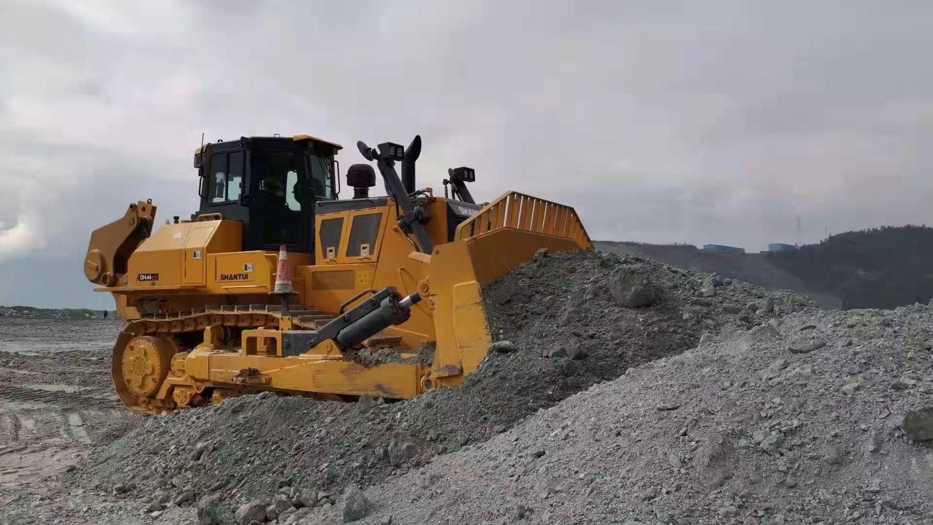 Гидростатический бульдозер DH46C3 RS