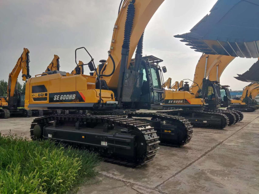 Экскаватор гусеничный SE600HB