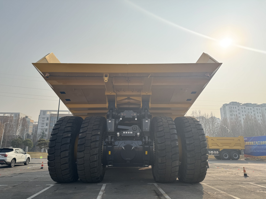 Самосвал Shantui TEH260