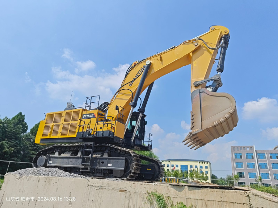 Экскаватор гусеничный SE1500LCW
