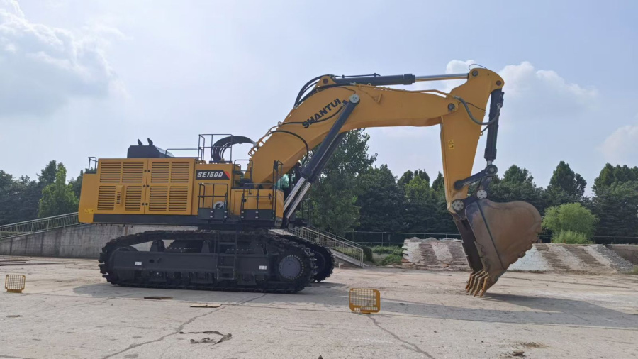 Экскаватор гусеничный SE1500LCW
