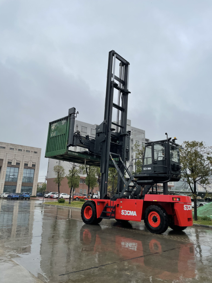 Погрузчик штабелер SECH80C6