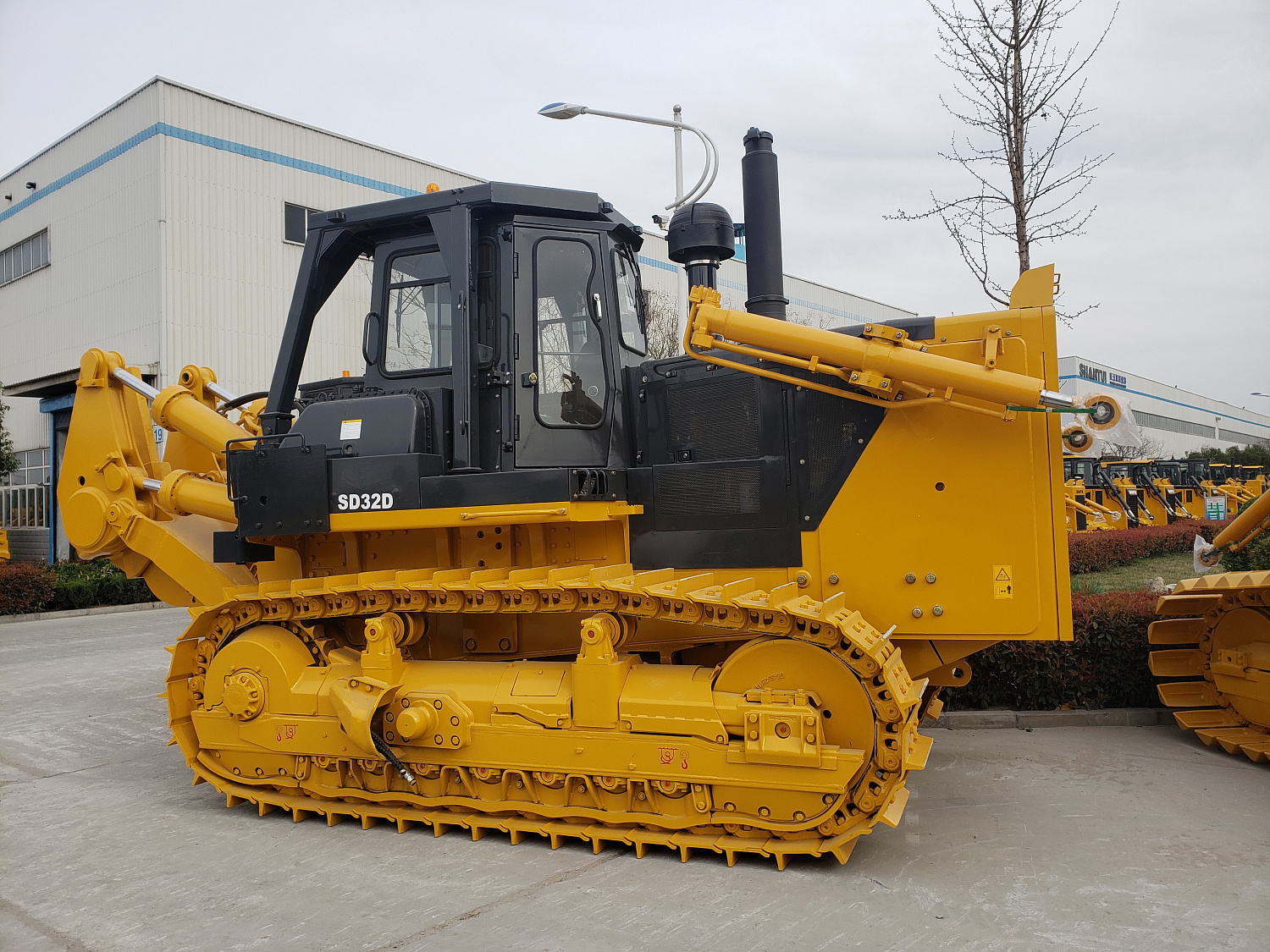 Гидромеханический бульдозер SD32D