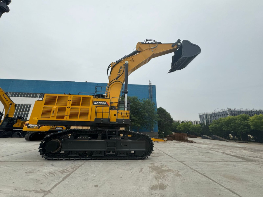 Экскаватор гусеничный SE1500LCW