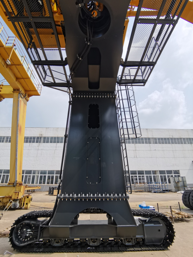 Экскаватор перегружатель портальный SE210W для разгрузки ж/д вагонов