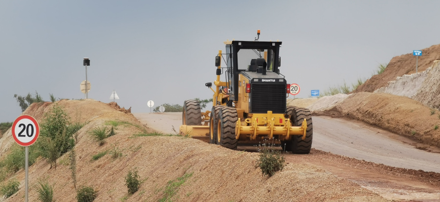 Автогрейдер SG27-C6-AWD