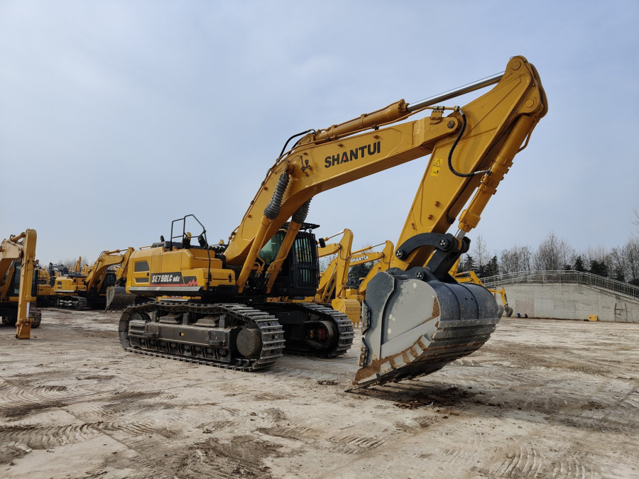 Экскаватор гусеничный SE750LC