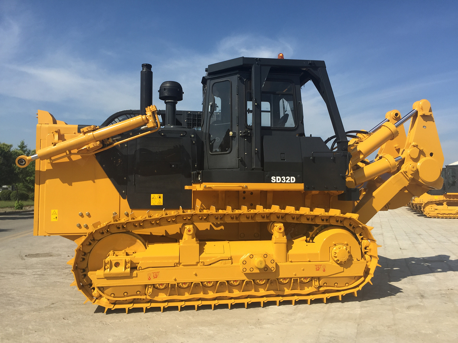 Гидромеханический бульдозер SD32D