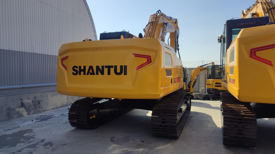 Экскаватор гусеничный SE215LCW